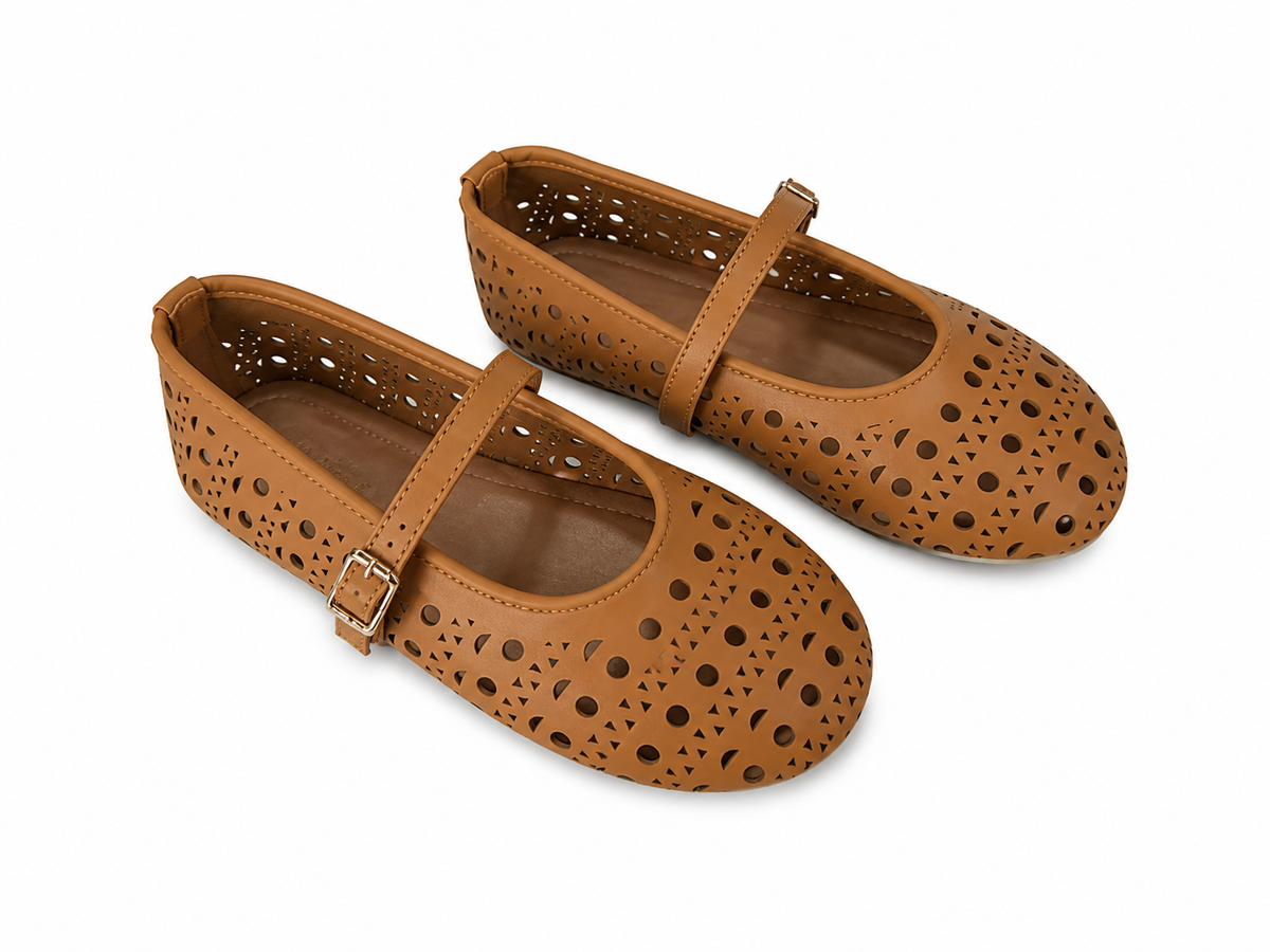 LILY EYELET FLATS