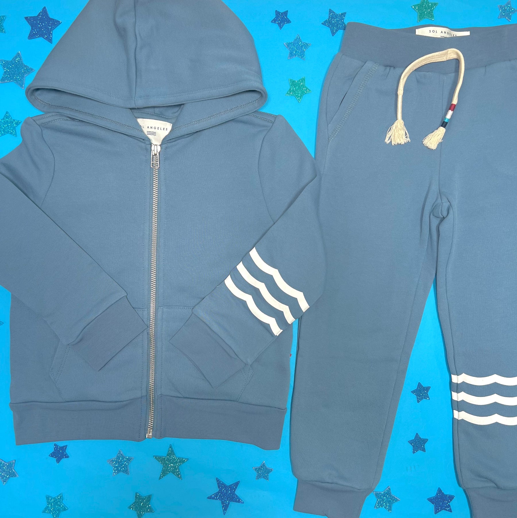 WAVES ZIP UP HOODIE