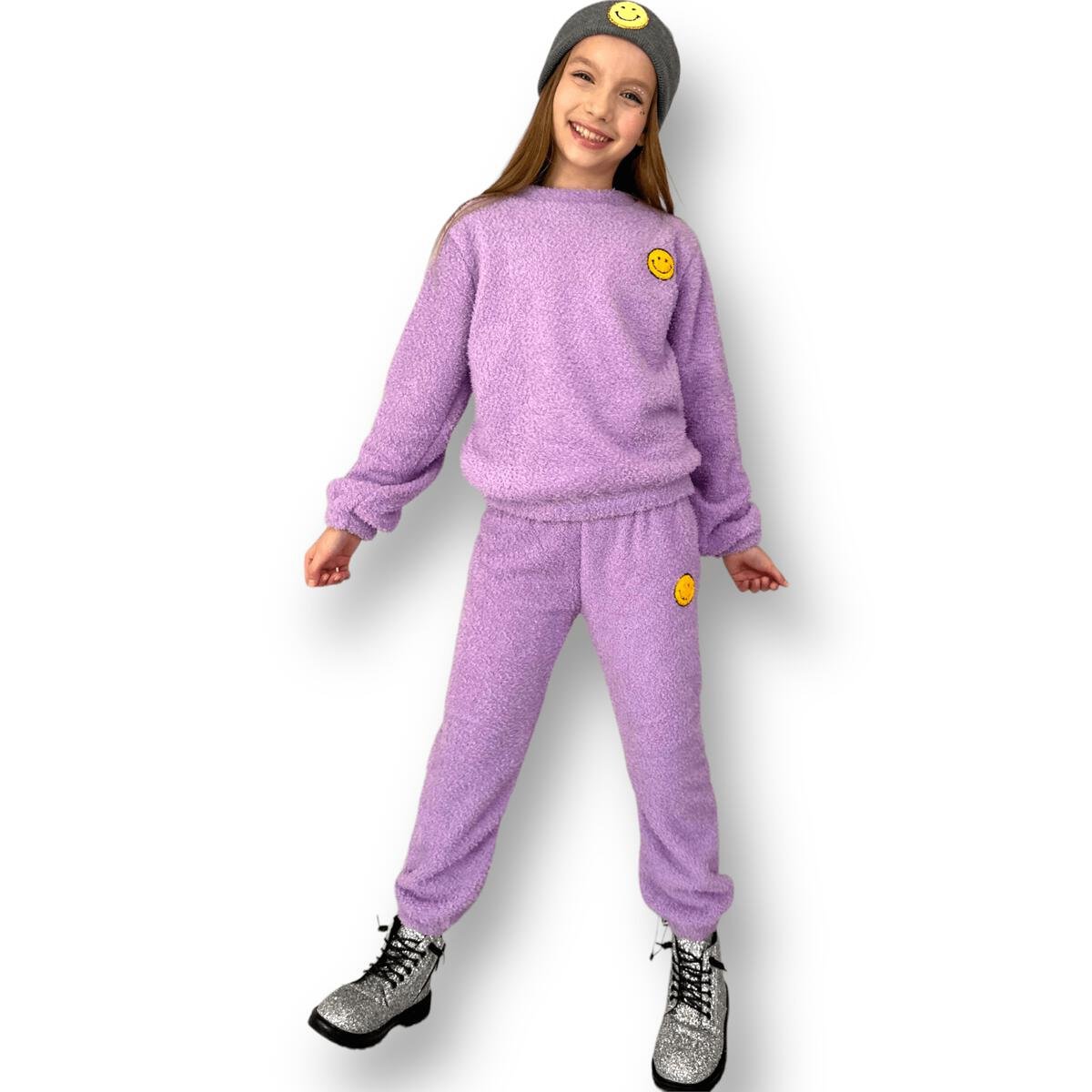 SMILEY FUZZY SWEATSHIRT AND SWEATPANTS SET (PREORDER) - LOLA AND THE BOYS