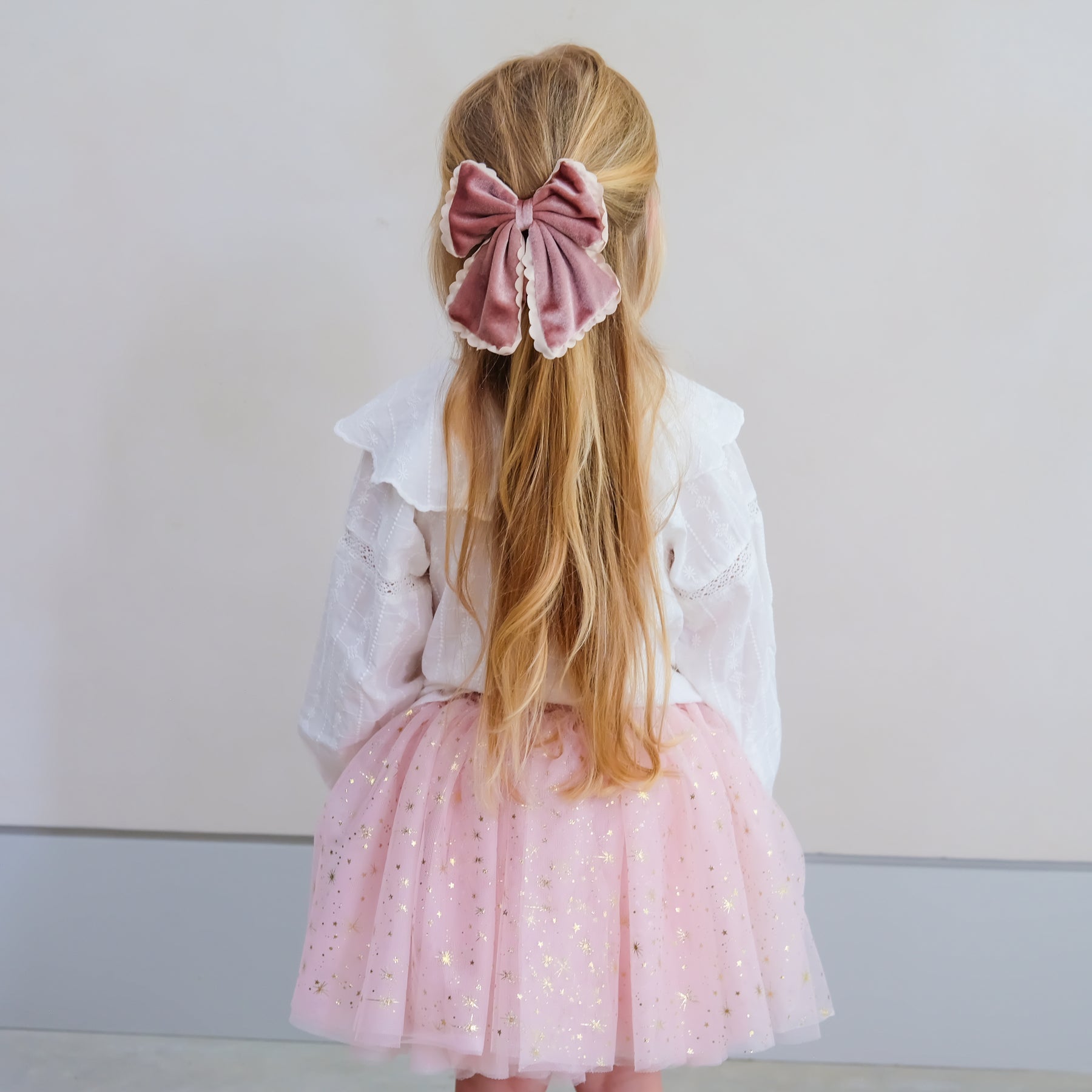 SCALLOP VELVET BOW OVERSIZED CLIP (PREORDER)