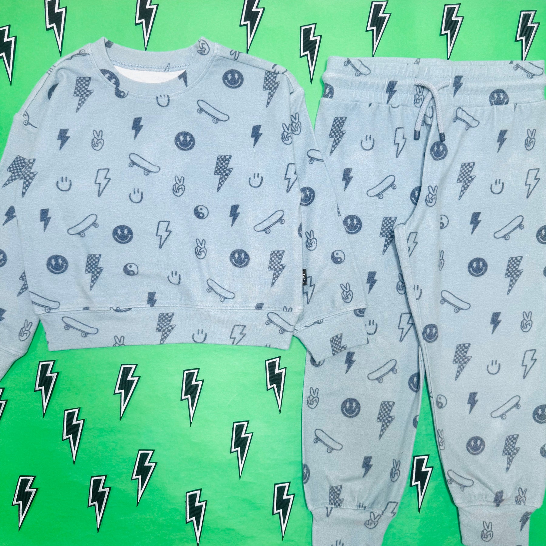 ICON HACCI SWEATSHIRT & SWEATPANTS SET