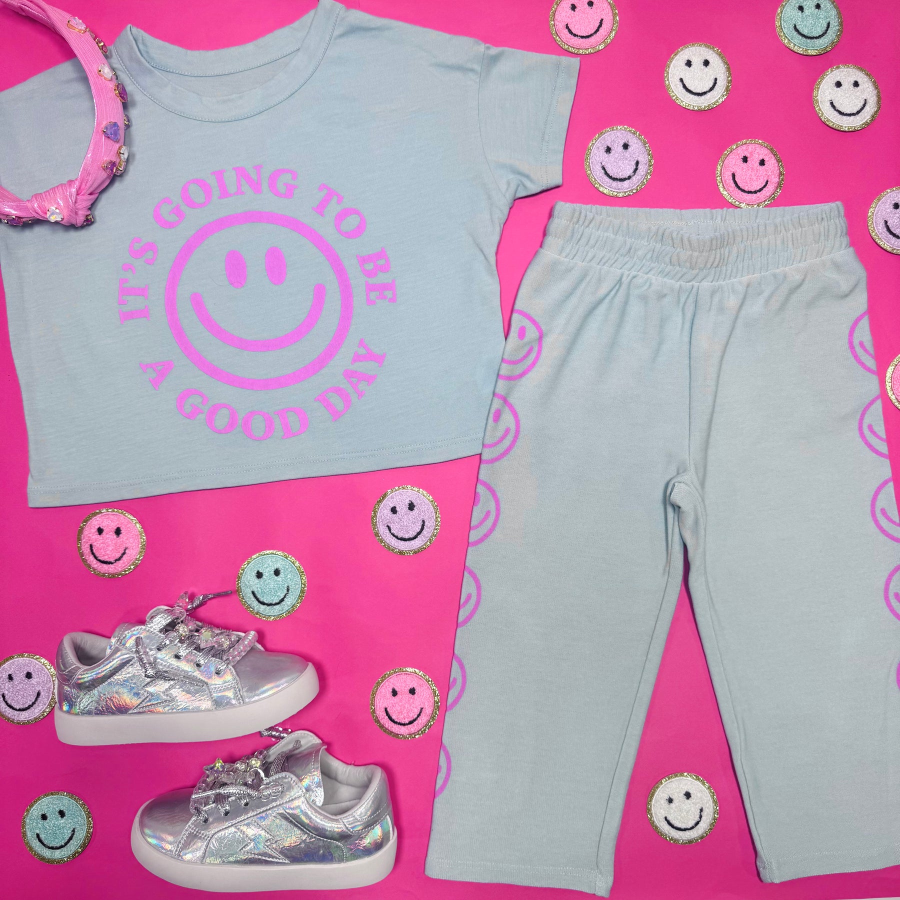 GOOD DAY SMILEY FACE STRAIGHT LEG SWEATPANTS - CHASER KIDS - SWEATPANTS