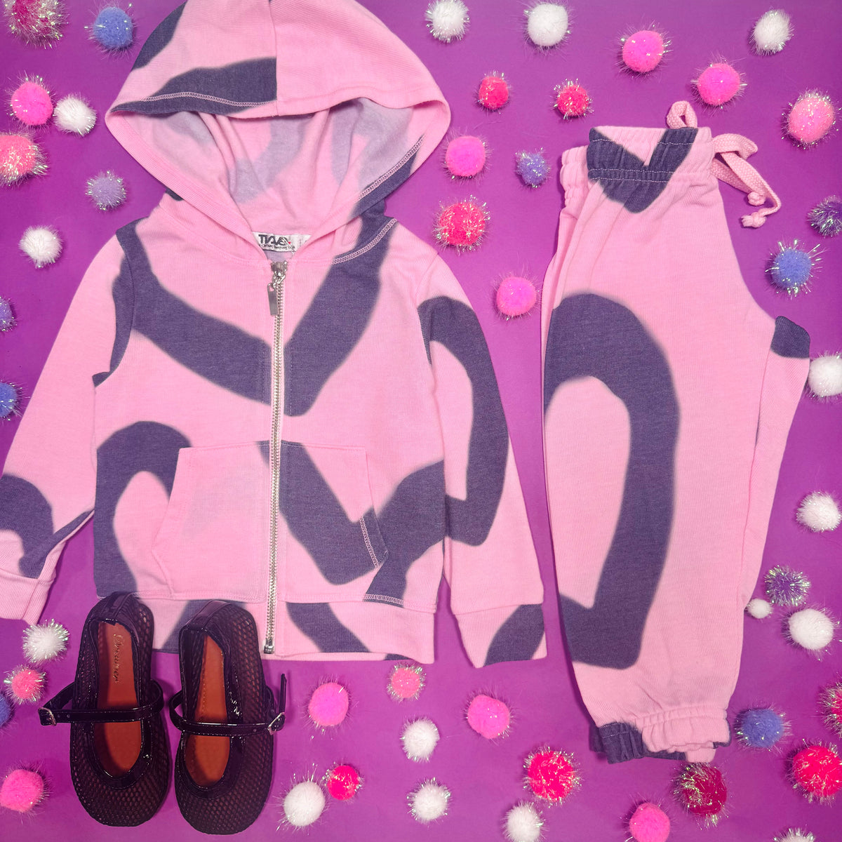 GRAFFITI HEART SWEATPANTS - SWEATPANTS