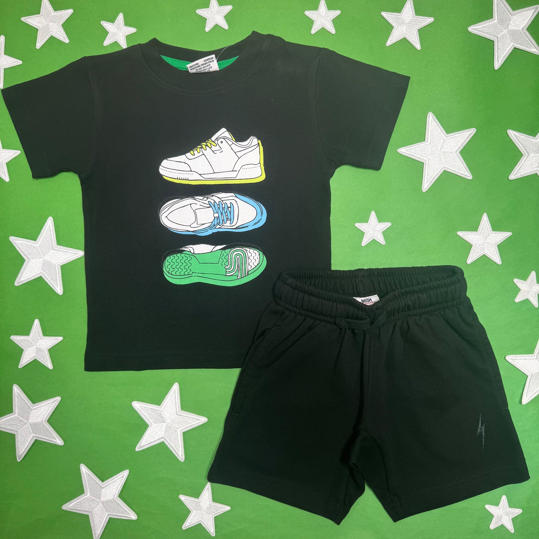 SNEAKERS TSHIRT