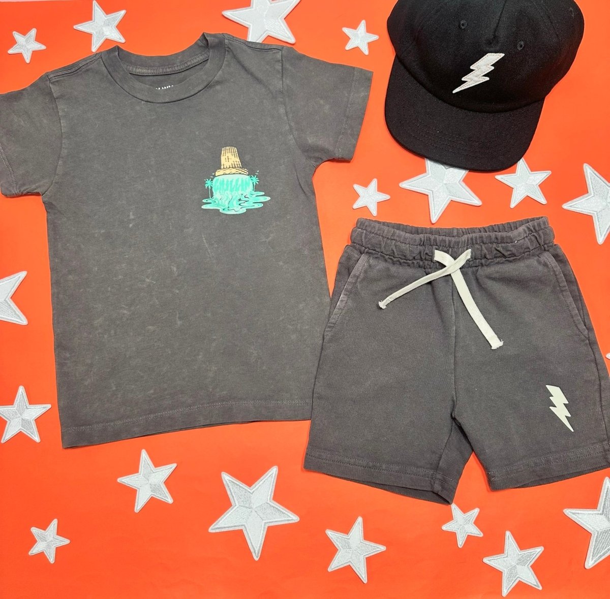BOLT SHORTS - TINY WHALES