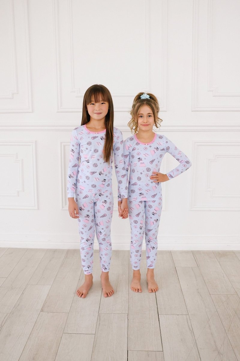 https://www.minidreamers.com/cdn/shop/products/cheer-long-sleeve-pjs-esme-880208_800x.jpg?v=1696292431