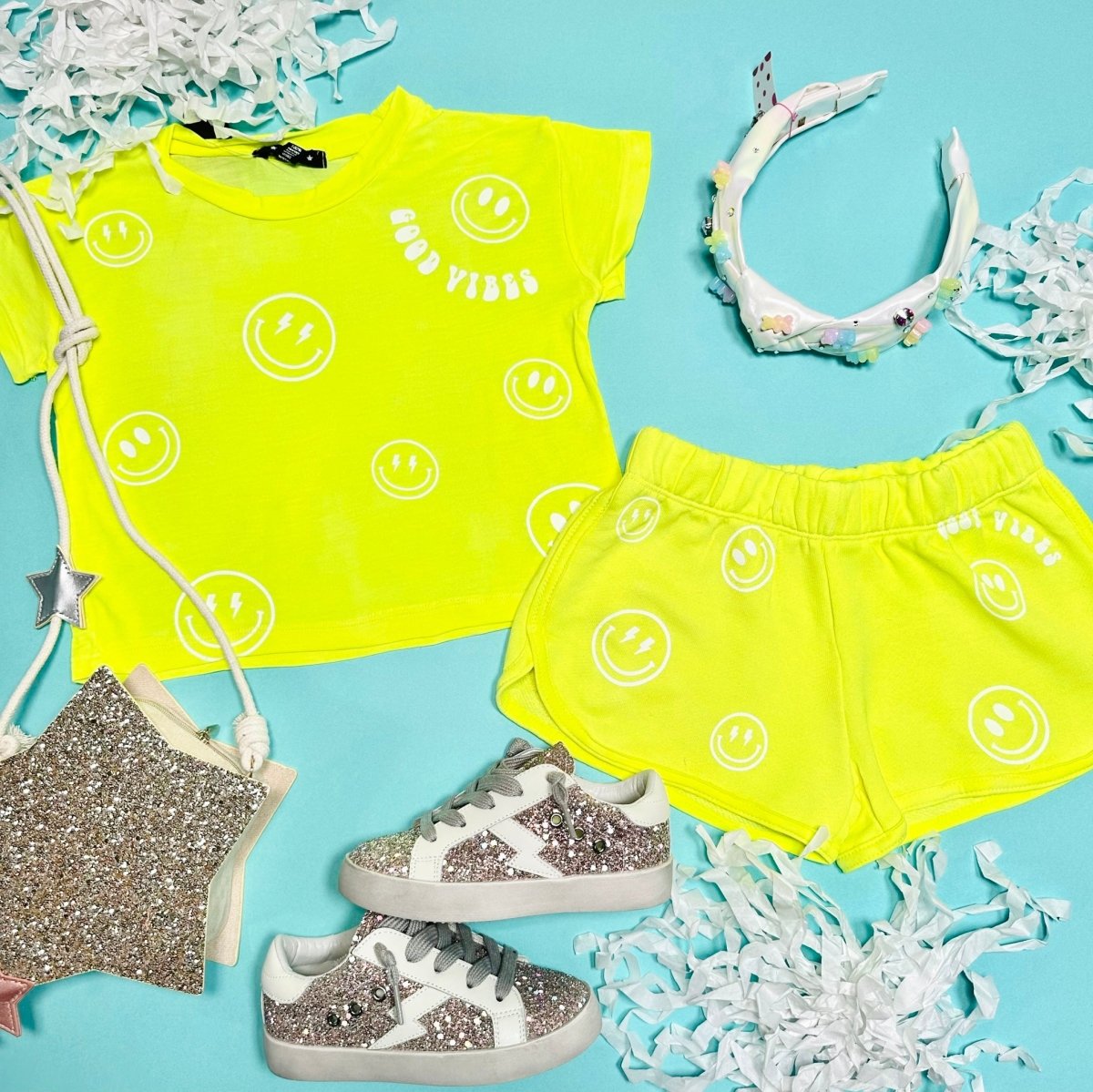 SMILES GOOD VIBES SHORTS - FLOWERS BY ZOE